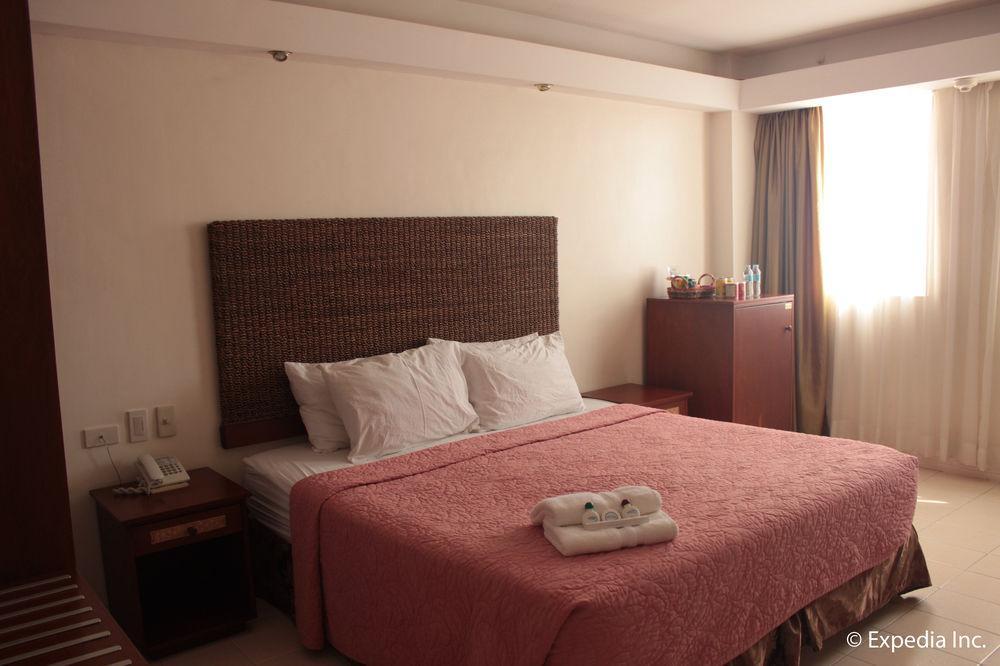 Wild Orchid Beach Resort Olongapo Exteriér fotografie