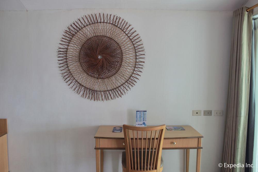 Wild Orchid Beach Resort Olongapo Exteriér fotografie